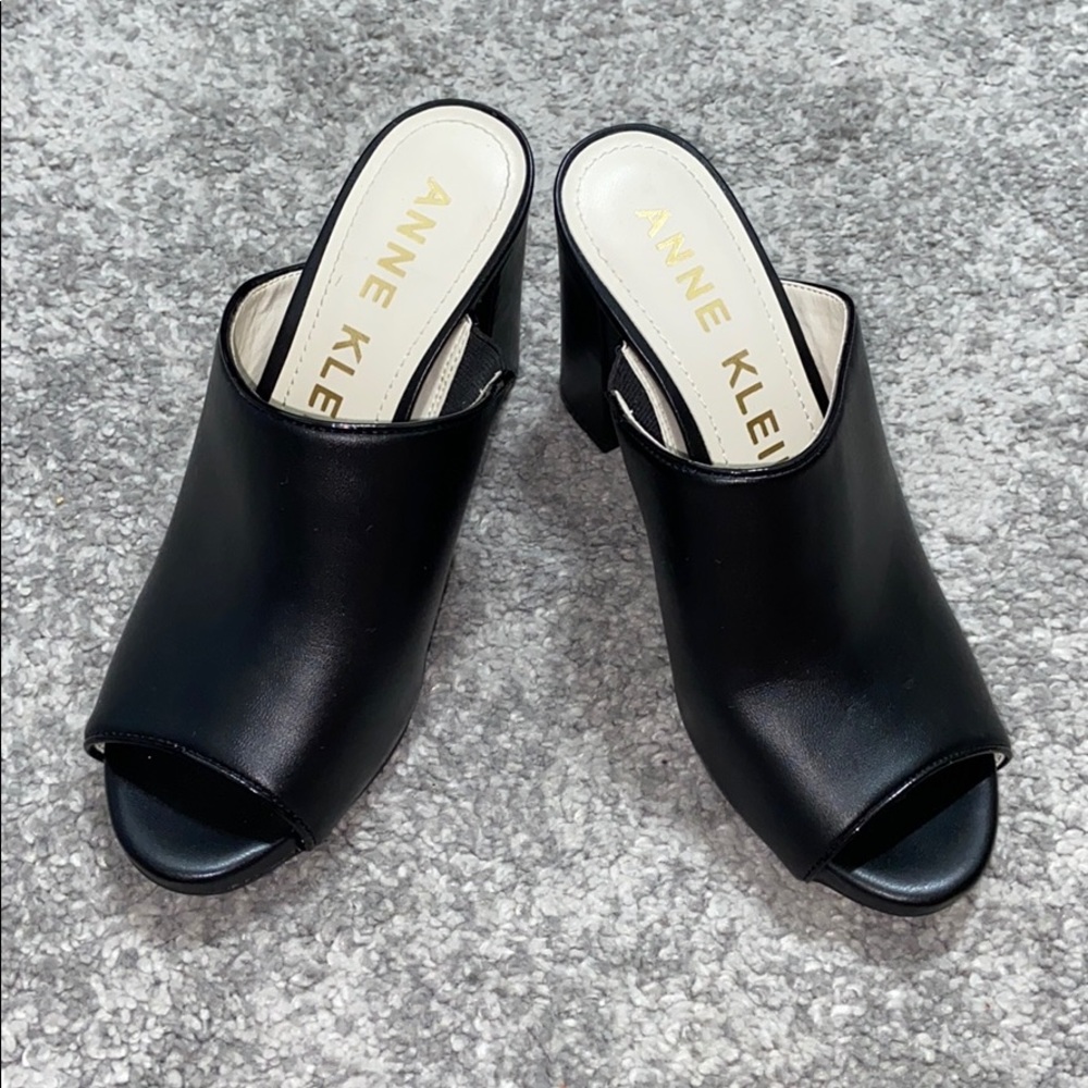 Anne Klein Black Mules / Clogs NWOT! - Picture 2 of 10